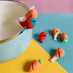 Load image into Gallery viewer, Silicone Anti-Overflow Lid Holder – Cartoon Pepper &amp; Carrot
