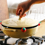 Load image into Gallery viewer, Silicone Anti-Overflow Lid Holder – Cartoon Pepper &amp; Carrot
